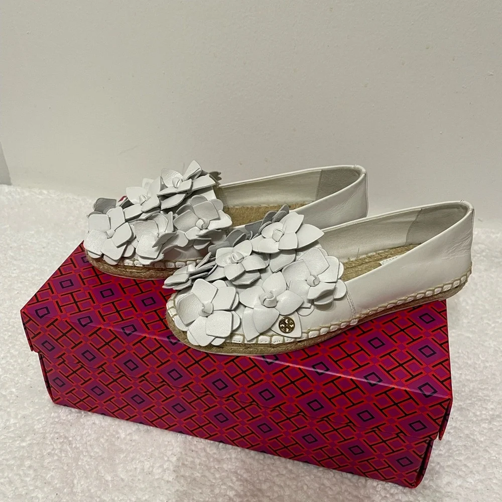 Tory Burch Blossom Espadrille-Nappa Leather size 5 New in box .